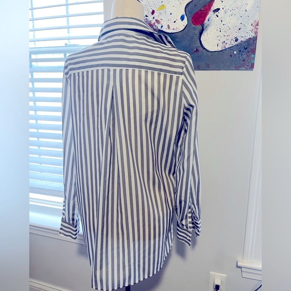 Ellen Tracy White and Gray Striped shirt - Picture 4 of 7